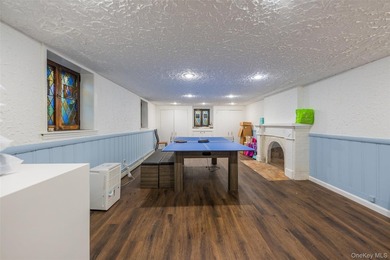 Great Neck Estates luxury home With Refined Taste & Exceptional - photo 19