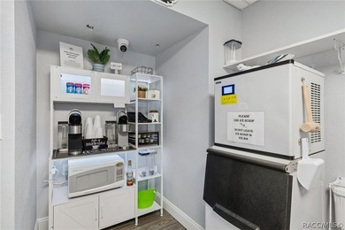 Welcome to easy coastal living in the sought-after Gulf Island - photo 49