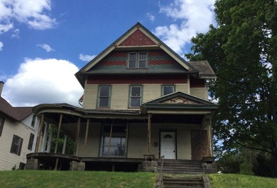 Opportunity knocks for an Investor or Owner Occupant. Nestled in - photo 1