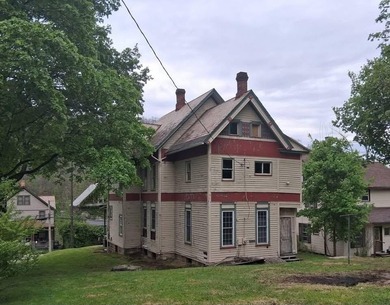 Opportunity knocks for an Investor or Owner Occupant. Nestled in - photo 2