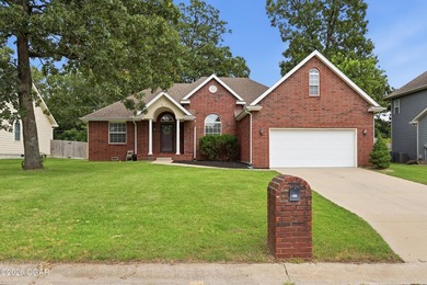 This 3-4 bedroom home with an open concept is located in - photo 1