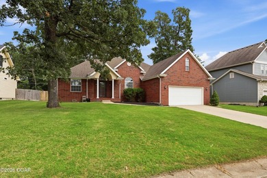 This 3-4 bedroom home with an open concept is located in - photo 2