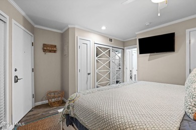 Completely remodeled, this FIRST-FLOOR condo in an OCEANFRONT - photo 11