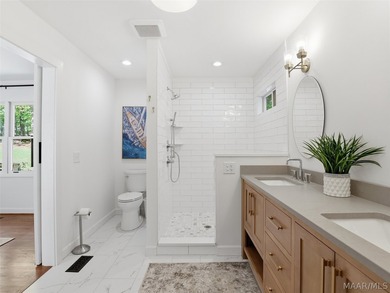 Experience refined lake living in this exceptional 5-bedroom, 3 - photo 19
