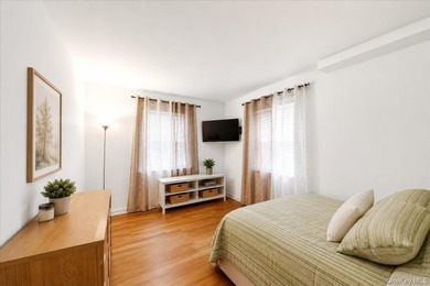 2 family Brick Semi attached Ideally located in Pelham Gardens - photo 12