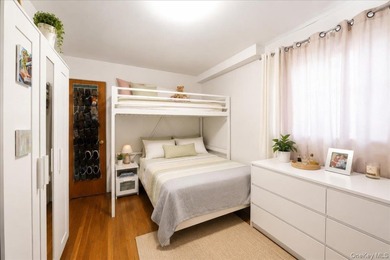 2 family Brick Semi attached Ideally located in Pelham Gardens - photo 15