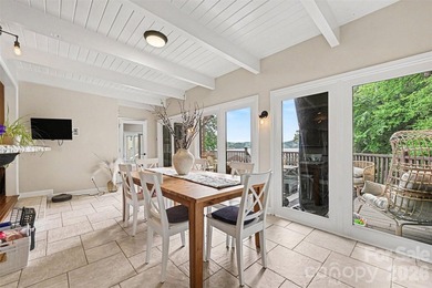 THE ULTIMATE RESORT-STYLE ENTERTAINER'S DREAM on Lake Hickory! - photo 16