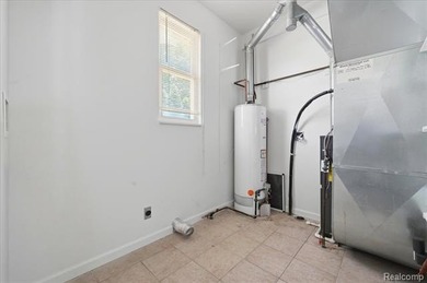 Built in 2007, this well-maintained 4-unit property offers - photo 20
