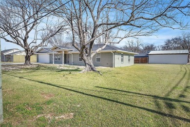 Experience the perfect blend of modern luxury and small-town - photo 2