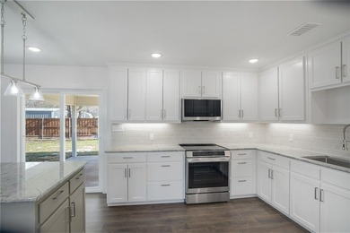 Experience the perfect blend of modern luxury and small-town - photo 5