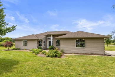 (private lake, pond, creek) Home For Sale in Mahomet Illinois