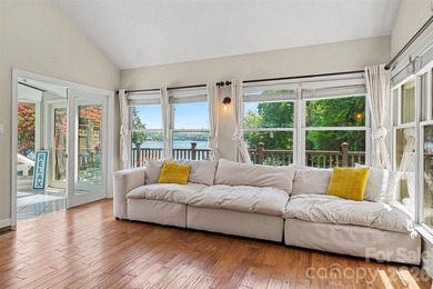 THE ULTIMATE RESORT-STYLE ENTERTAINER'S DREAM on Lake Hickory! - photo 34