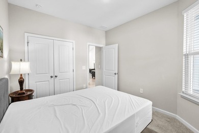 Spacious Garden Home with a private garage and a back porch - photo 23