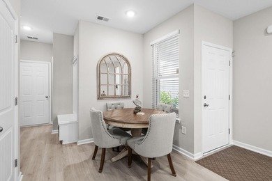 Spacious Garden Home with a private garage and a back porch - photo 49