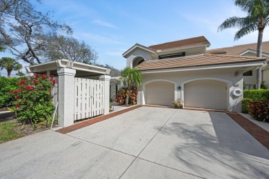 Lake Townhome/Townhouse For Sale in Jupiter, Florida