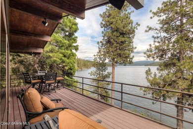 MICA BAY WATERFRONT RETREAT! Enjoy 183' of pristine deep water - photo 2