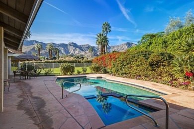 A Prestigious Estate with Stunning Mountain Views and Designed - photo 12