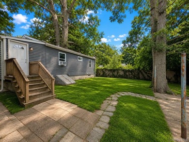 Welcome to 52 King Road, a beautifully renovated 3-bedroom - photo 17