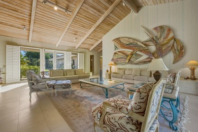 A Prestigious Estate with Stunning Mountain Views and Designed - photo 19