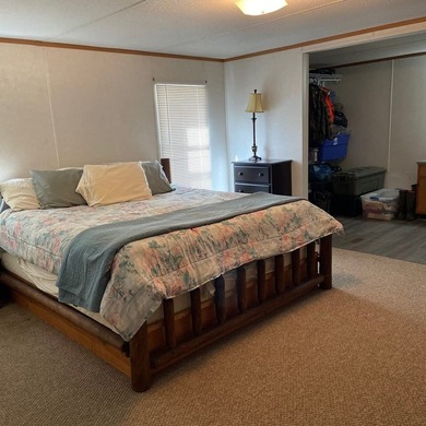 Discover peaceful lake living with this charming and - photo 20