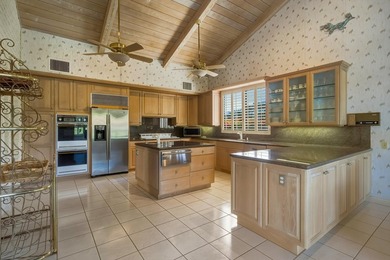 A Prestigious Estate with Stunning Mountain Views and Designed - photo 22