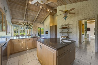 A Prestigious Estate with Stunning Mountain Views and Designed - photo 23