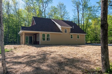 Welcome to 1 Winter Drive. This Custom-built contemporary home - photo 5