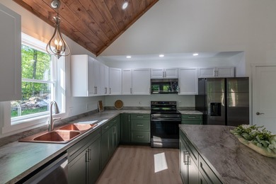 Welcome to 1 Winter Drive. This Custom-built contemporary home - photo 7