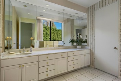 A Prestigious Estate with Stunning Mountain Views and Designed - photo 31