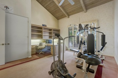 A Prestigious Estate with Stunning Mountain Views and Designed - photo 38