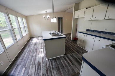 3 BEDROOM 2 BATH ON LARGE LOT WITHIN WALKING DISTANCE OF ISLAND - photo 8