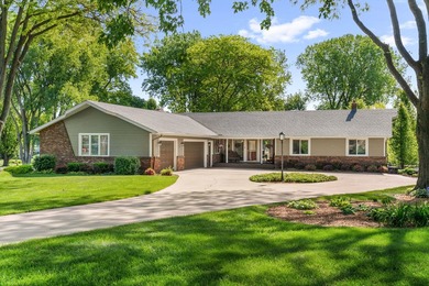 Waubeesee Lake Living at its Finest! Full 1 Acre Lot has 140ft - photo 3