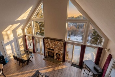 YEAR ROUND LIVING ? ? WEEKEND GETAWAY? Welcome to your dream - photo 12