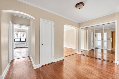 Large One Bedroom One Bath at the Townhouse Place Complex. This - photo 5