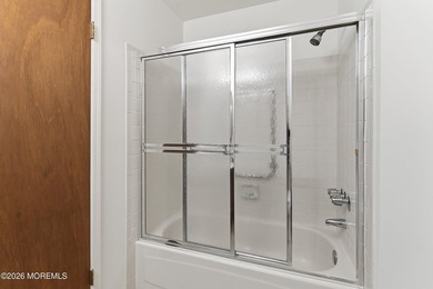 Welcome to this well-maintained Bay Breeze model in the - photo 15