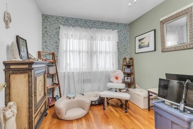 Welcome home... This impeccably maintained Glen Cove Ranch - photo 16