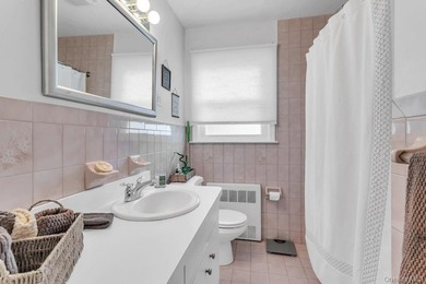 Welcome home... This impeccably maintained Glen Cove Ranch - photo 17