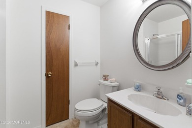 Welcome to this well-maintained Bay Breeze model in the - photo 17