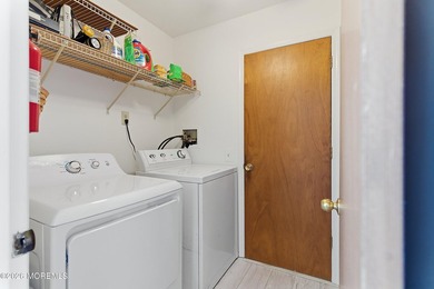 Welcome to this well-maintained Bay Breeze model in the - photo 19