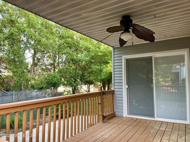 Welcome to this well-maintained Bay Breeze model in the - photo 22