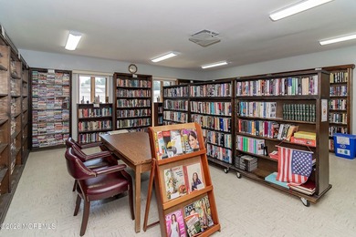 Welcome to this well-maintained Bay Breeze model in the - photo 31