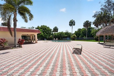 Beautiful first-floor 1-bedroom, 1.5 bath condo in the active - photo 36