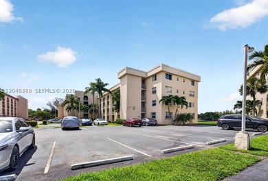 Beautiful first-floor 1-bedroom, 1.5 bath condo in the active - photo 39