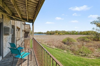 Experience maintenance-free lake living at its finest in this - photo 1