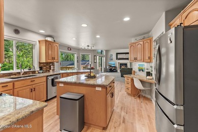 This spacious 6 BR/4 BA home is situated on nearly an acre in - photo 15