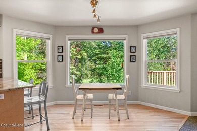 This spacious 6 BR/4 BA home is situated on nearly an acre in - photo 18