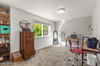 This spacious 6 BR/4 BA home is situated on nearly an acre in - photo 30