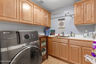 This spacious 6 BR/4 BA home is situated on nearly an acre in - photo 41
