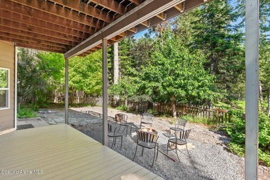 This spacious 6 BR/4 BA home is situated on nearly an acre in - photo 43