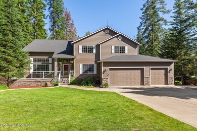 This spacious 6 BR/4 BA home is situated on nearly an acre in - photo 48